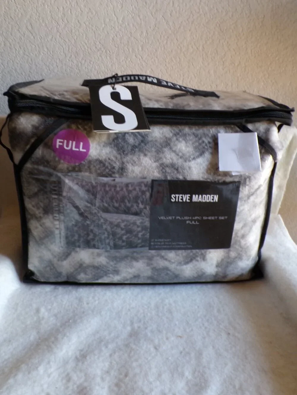 STEVE MADDEN Velvet Plush Sheet Set Full New Awesome Design Print